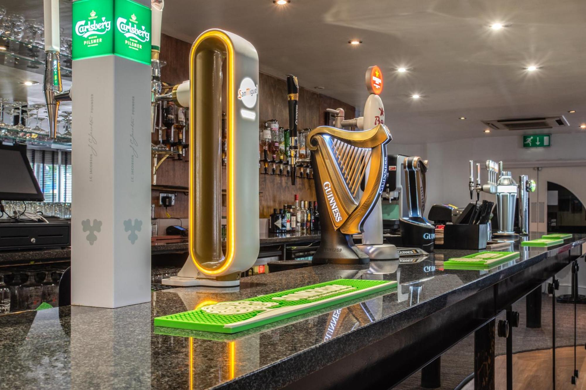 Plough Hotel Northampton Exterior photo